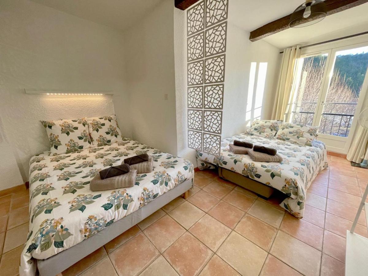 Cote Place Riez Bagian luar foto