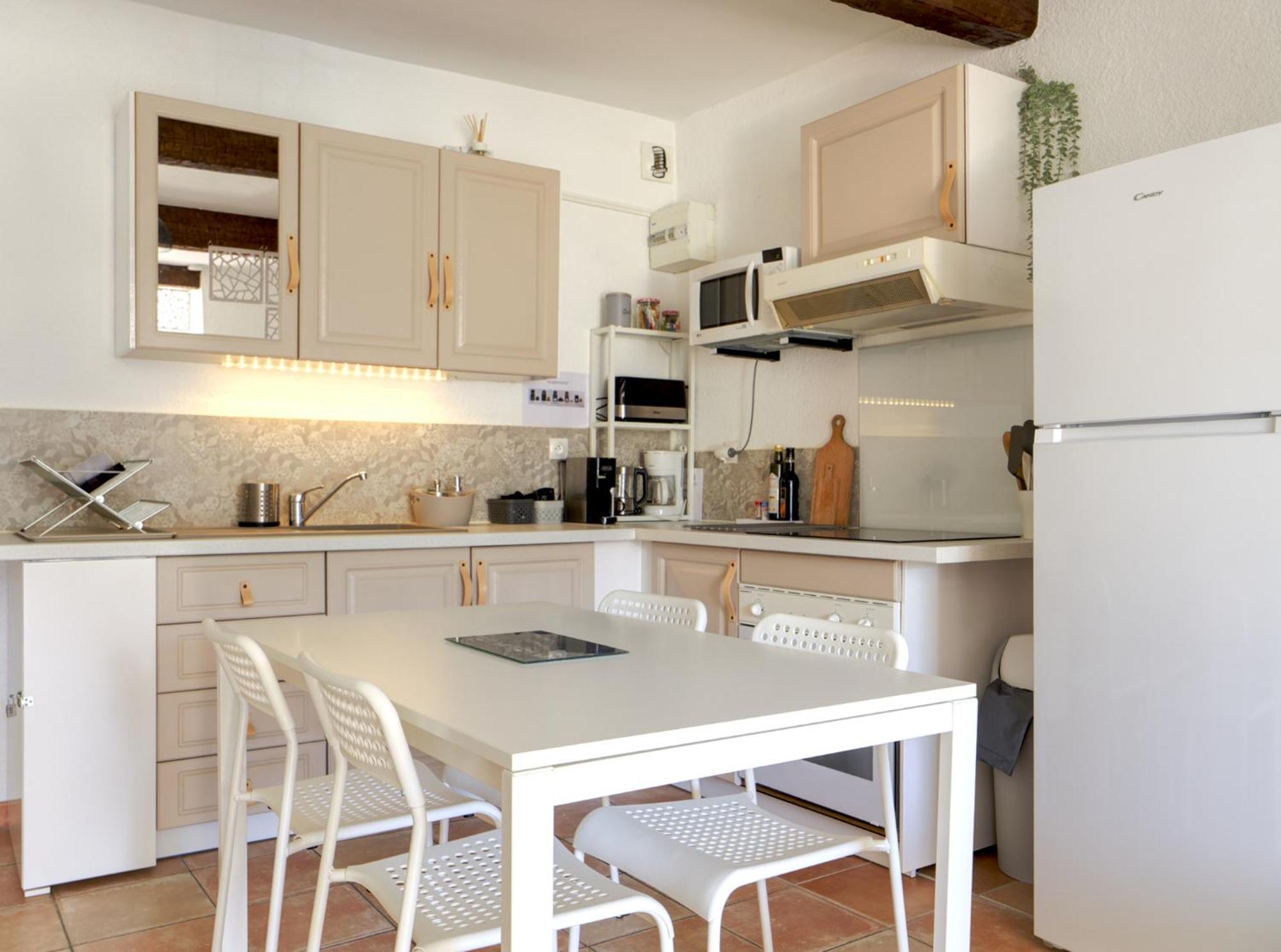 Cote Place Riez Bagian luar foto